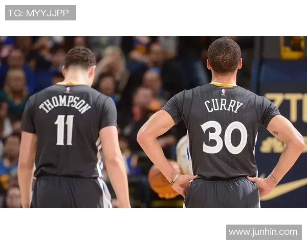 克莱汤普森：勇士队的三分射手与不屈精神的象征