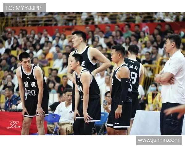 任骏飞领衔广东男篮奋战CBA季后赛展现全能球员风采与团队精神